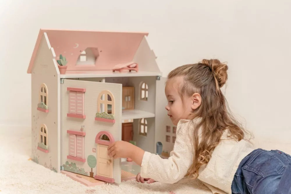 Little Dutch Dollhouse
