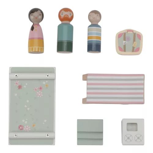 Little Dutch® Fa játékautó lakókocsival - Little Dutch - Gyerekjátékok - OduStore