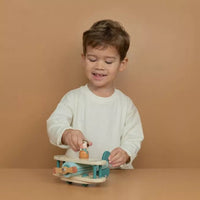 Little Dutch® Fa repülőgép figurával - Little Dutch - Gyerekjátékok - OduStore