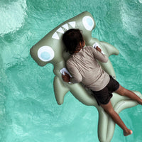 Sunnylife® Gyerek Felfújható Matrac - Salty the Shark Khaki - SunnyLife - Nyári kellékek - OduStore