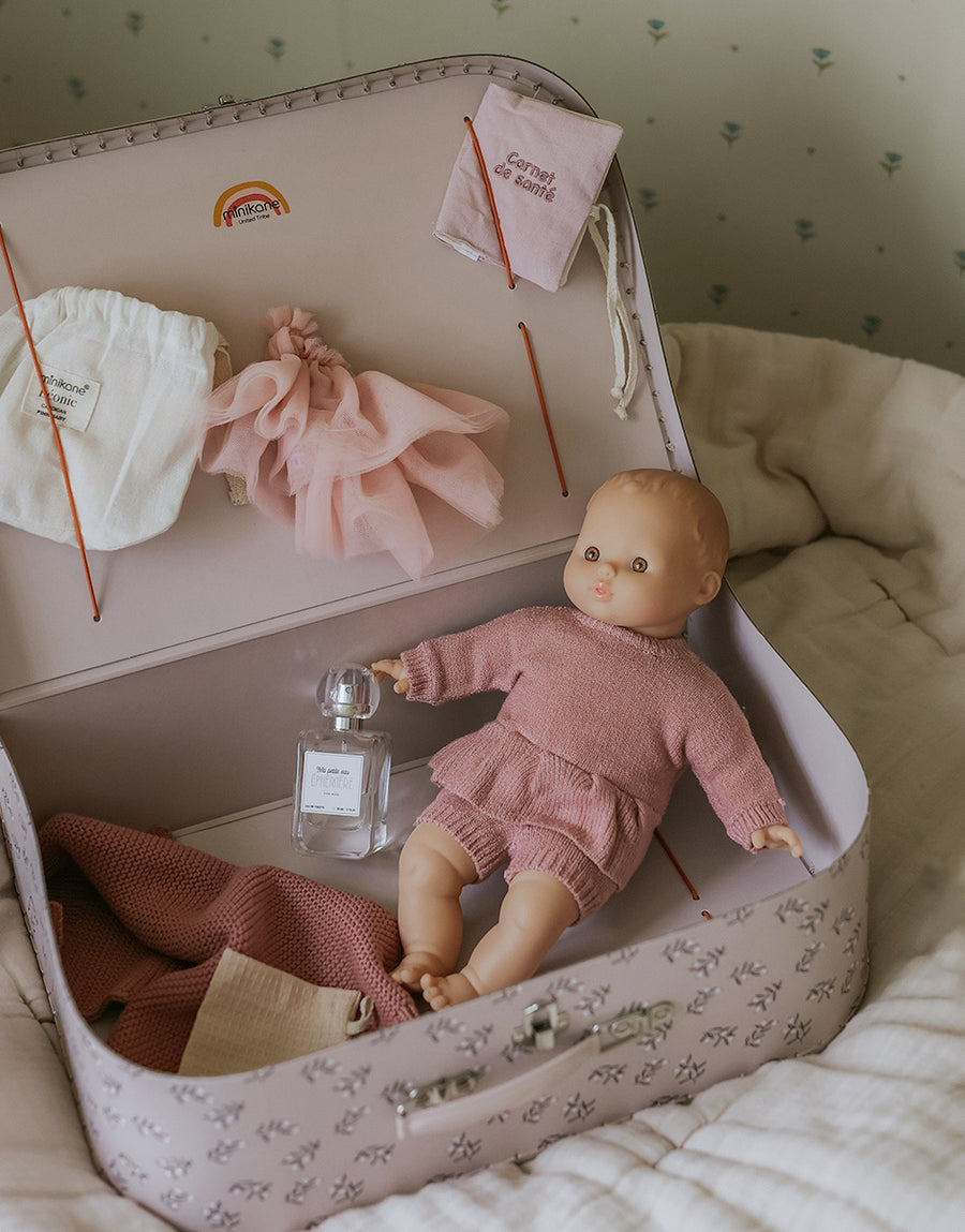 Minikane® Bőröndös baba - Ma Valise d’antan “Kit de Naissance” Deluxe tricot rose