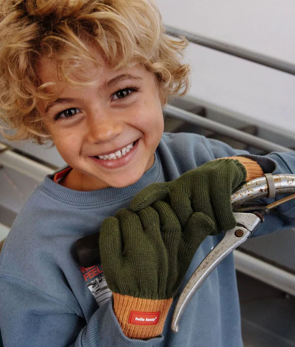 Hello Hossy Gloves - Handy Forest