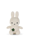 Bon Ton Toys Miffy négylevelű lóherés plüss 18cm - Offwhite