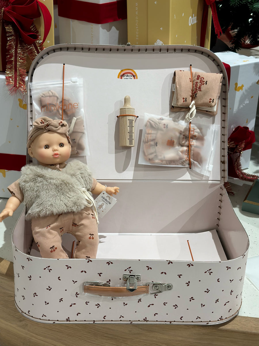 Minikane® Bőröndös baba - Emile & Ida – Ma Valise d’antan “Kit de naissance” fille Cerises