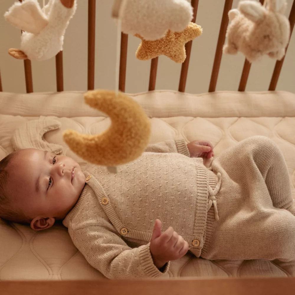 Little Dutch®  Zenélő körforgó natúr fa vázzal - Newborn Naturals