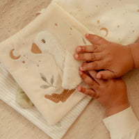Little Dutch® Textil babakönyv nagy - Newborn Naturals
