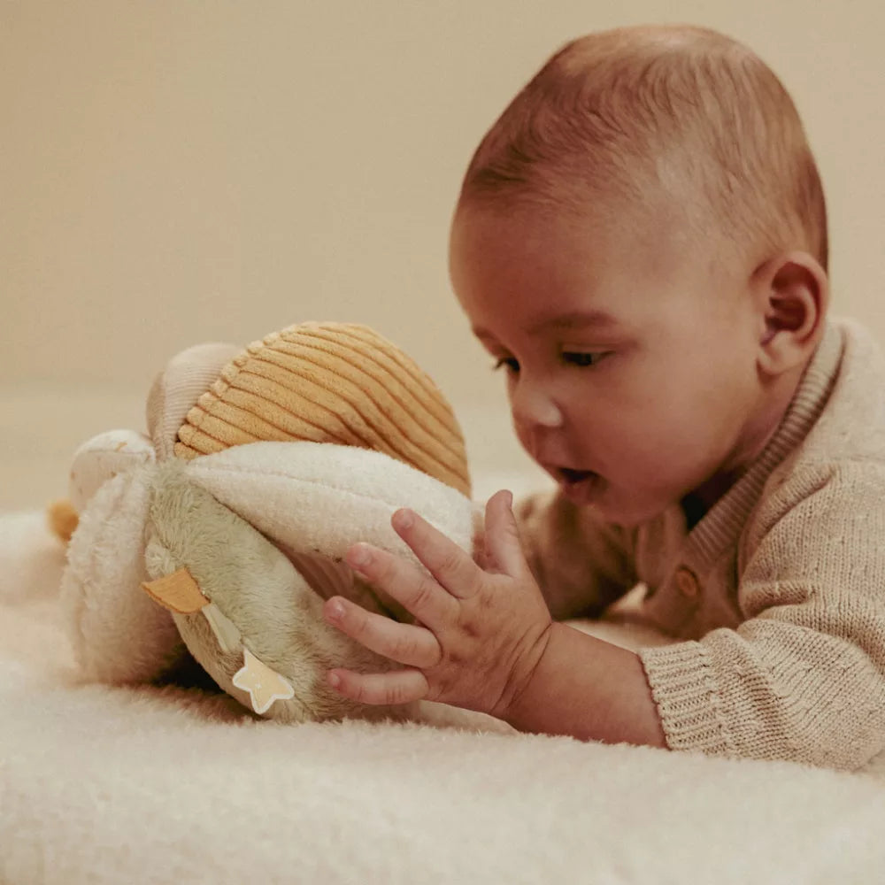 Little Dutch® Készségfejlesztő plüss labda - Newborn Naturals