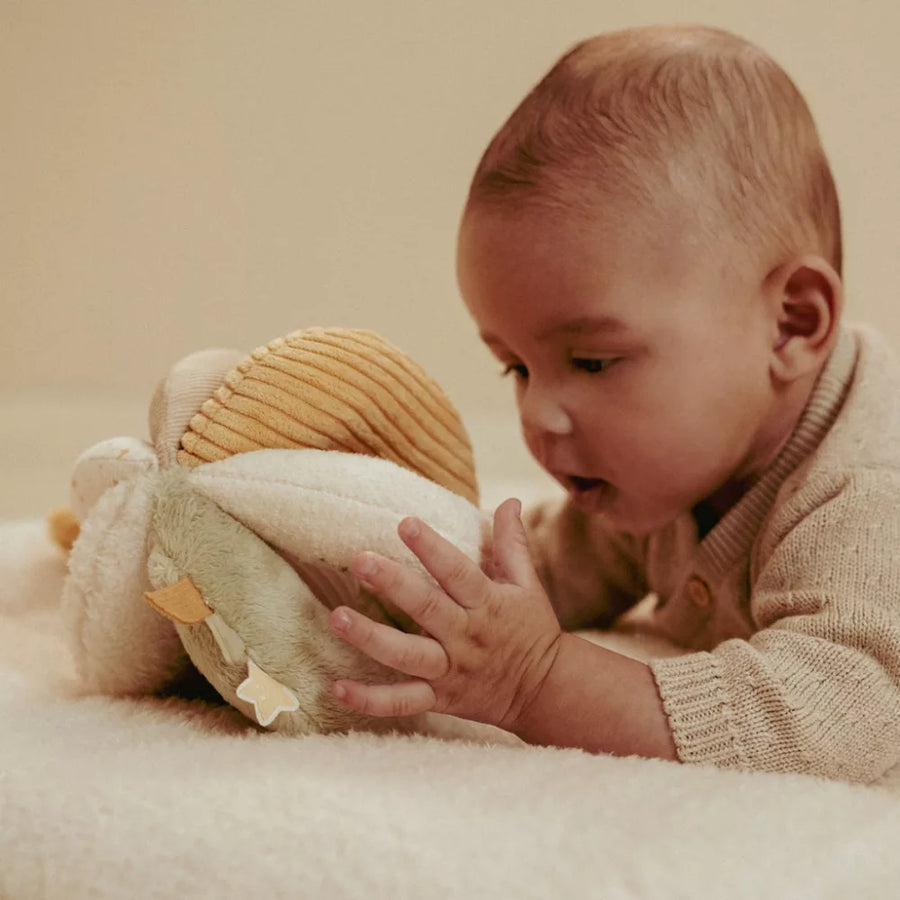 Little Dutch® Készségfejlesztő plüss labda - Newborn Naturals
