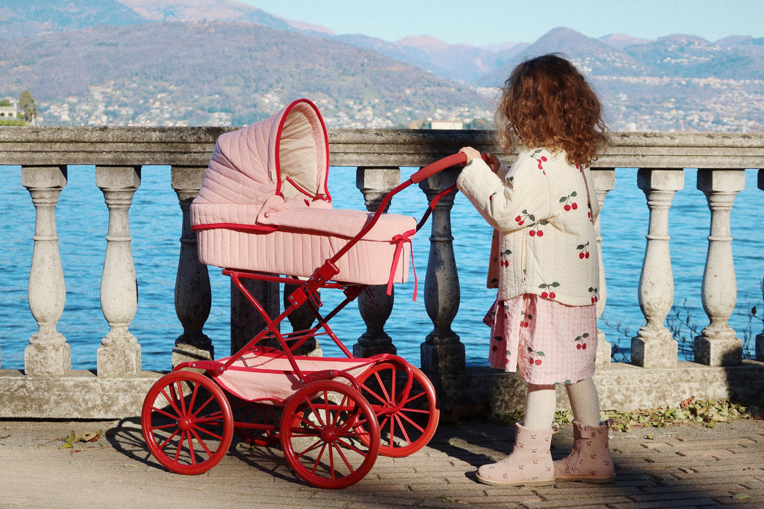 Konges Slojd® Játék babakocsi - Mellow rose