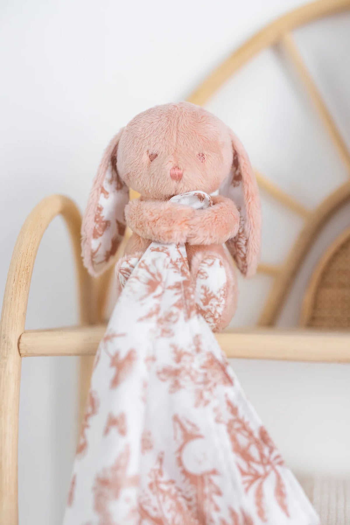 Tartine et Chocolat Augustin Nyuszi Szundikendő - Mid Pink
