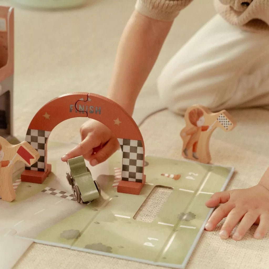 Little Dutch® Játékkoffer versenypálya - Little Dutch - Gyerekjátékok