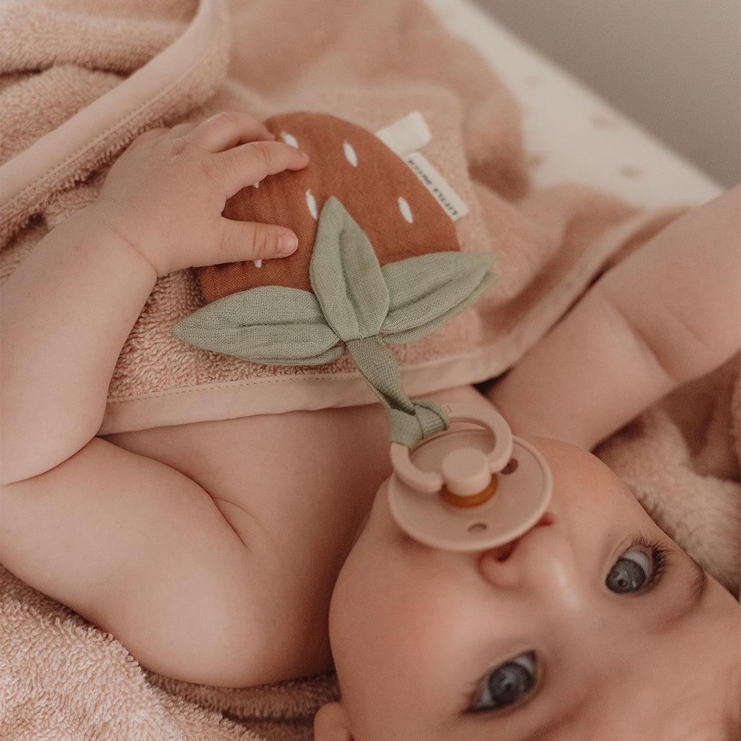 Little Dutch® Muszlin cumikendő - Eper - Little Dutch - Textil - OduStore