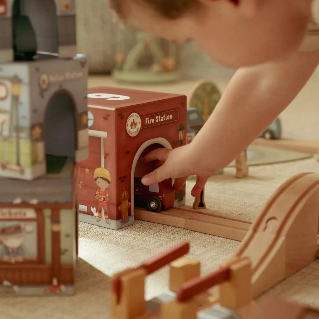 Little Dutch® Toronyépítő 6 db autóval - Little Dutch - Gyerekjátékok