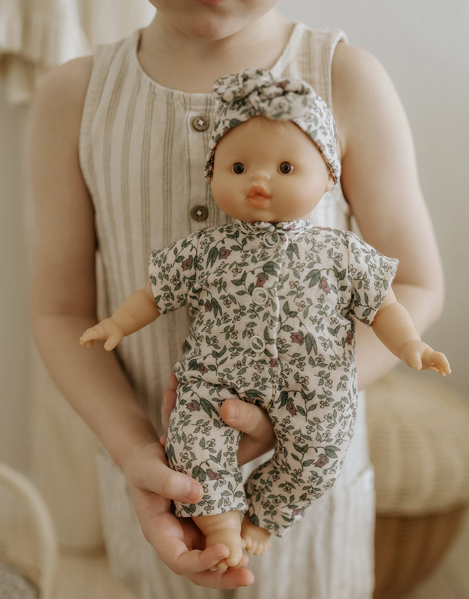 Minikane® Játékbaba kezeslábas/fejpánt - Amélie