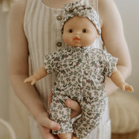 Minikane® Játékbaba kezeslábas/fejpánt - Amélie