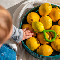 Oli&Carol® Lemon - Csörgő/rágóka - Oli&Carol - Babajátékok - OduStore