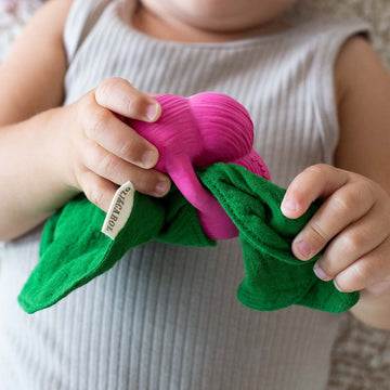 Oli&Carol® Ramona the radish mini doudou - teether - Oli&Carol - Babajátékok - OduStore