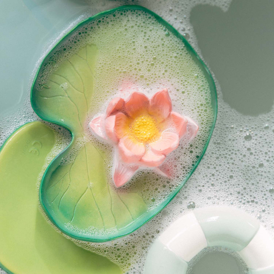 Oli&Carol® Water Lily rágóka/fürdőjáték - Oli&Carol - Babajátékok
