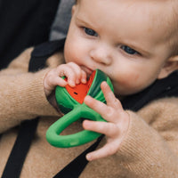 Oli&Carol® Watermelon - Csörgő/rágóka - Oli&Carol - Babajátékok - OduStore