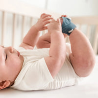 Owlet® Dream Sock – Owlet Okos zokni (Éjkék)