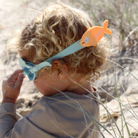 SunnyLife® Gyerek úszószemüveg - Finn the Fish Aqua Blue - SunnyLife - Nyári kellékek - OduStore