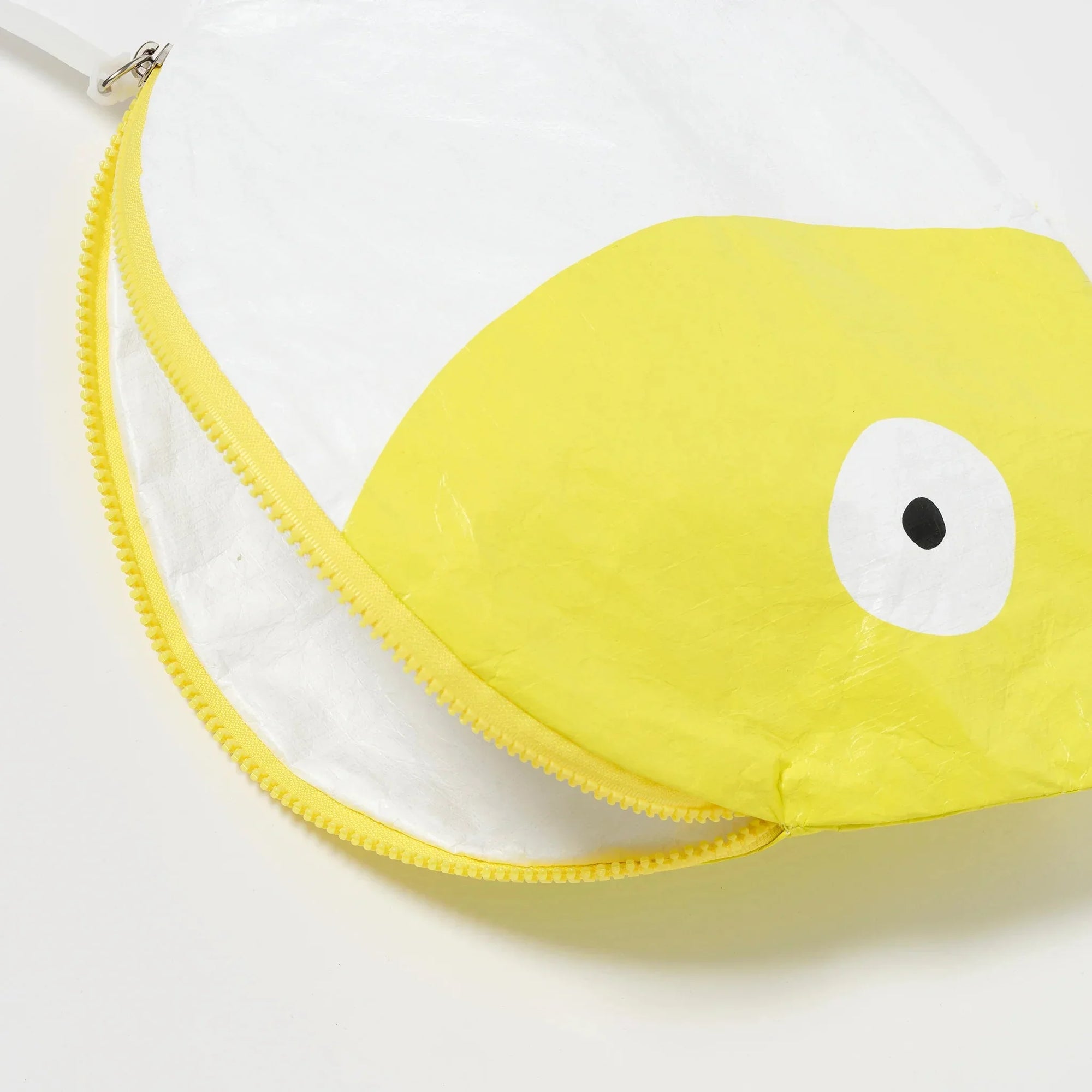 SunnyLife® Vízhatlan táska - Finn the Fish Neon Yellow - SunnyLife - Nyári kellékek - OduStore