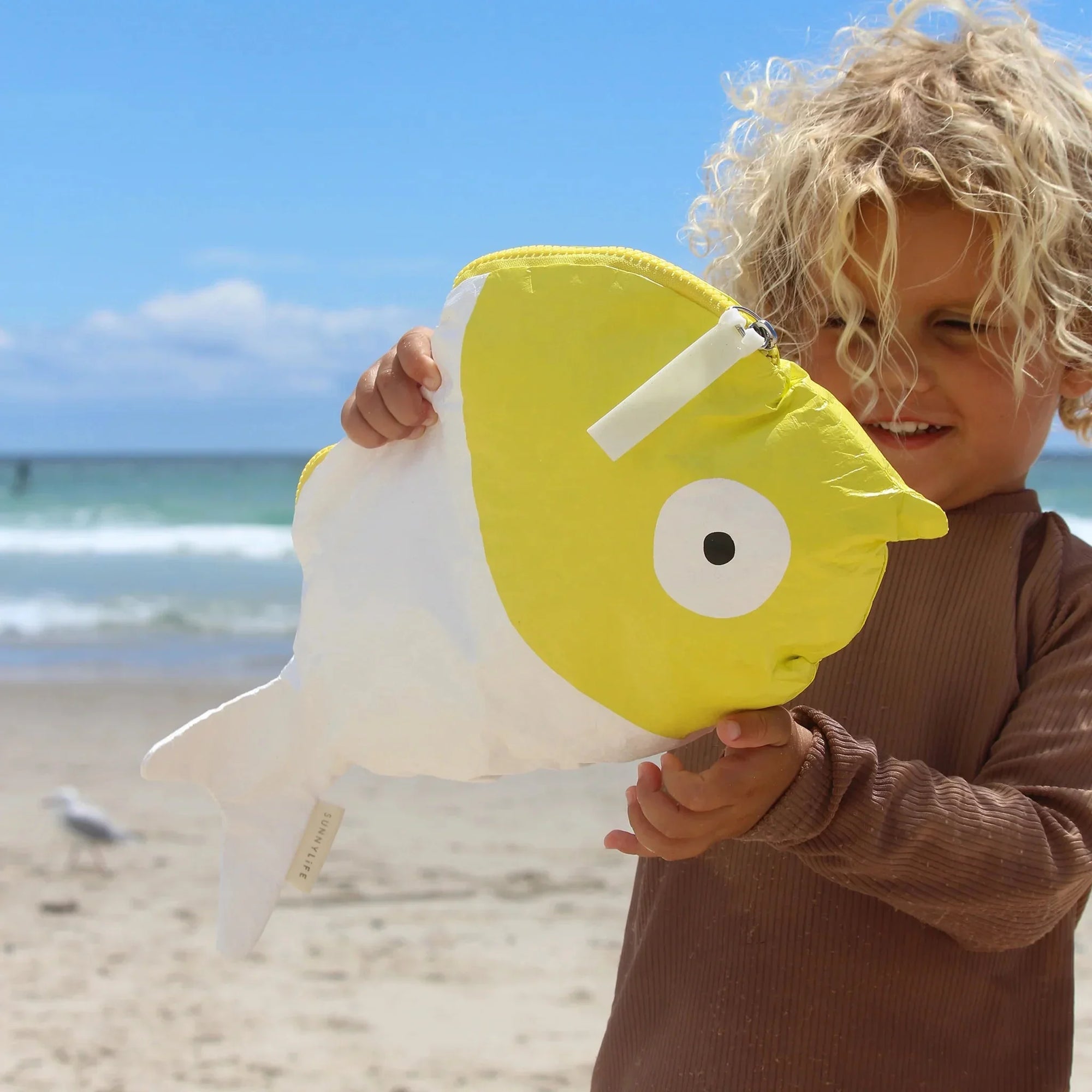 SunnyLife® Vízhatlan táska - Finn the Fish Neon Yellow - SunnyLife - Nyári kellékek - OduStore