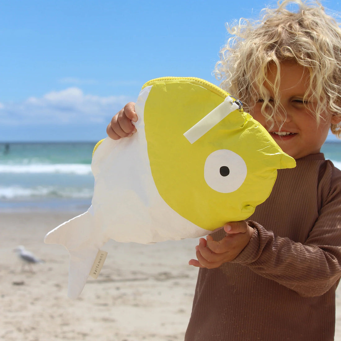 SunnyLife® Vízhatlan táska - Finn the Fish Neon Yellow - SunnyLife - Nyári kellékek - OduStore