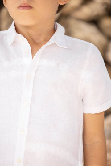 White short-sleeved shirt